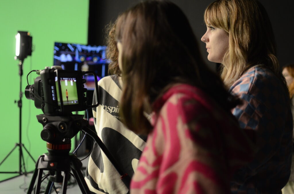 Kinolux y Dones Visuals