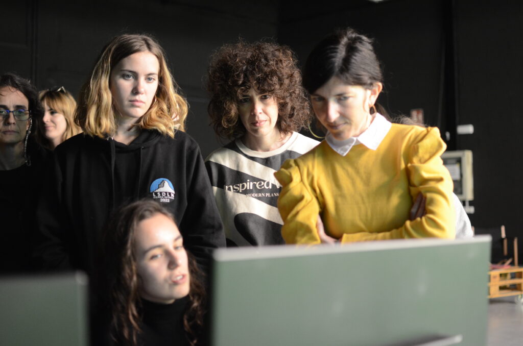 Kinolux y Dones Visuals