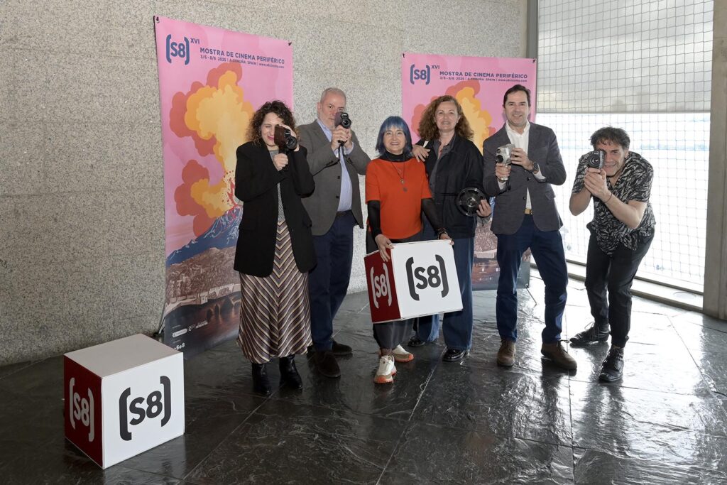 La (S8) Mostra Internacional